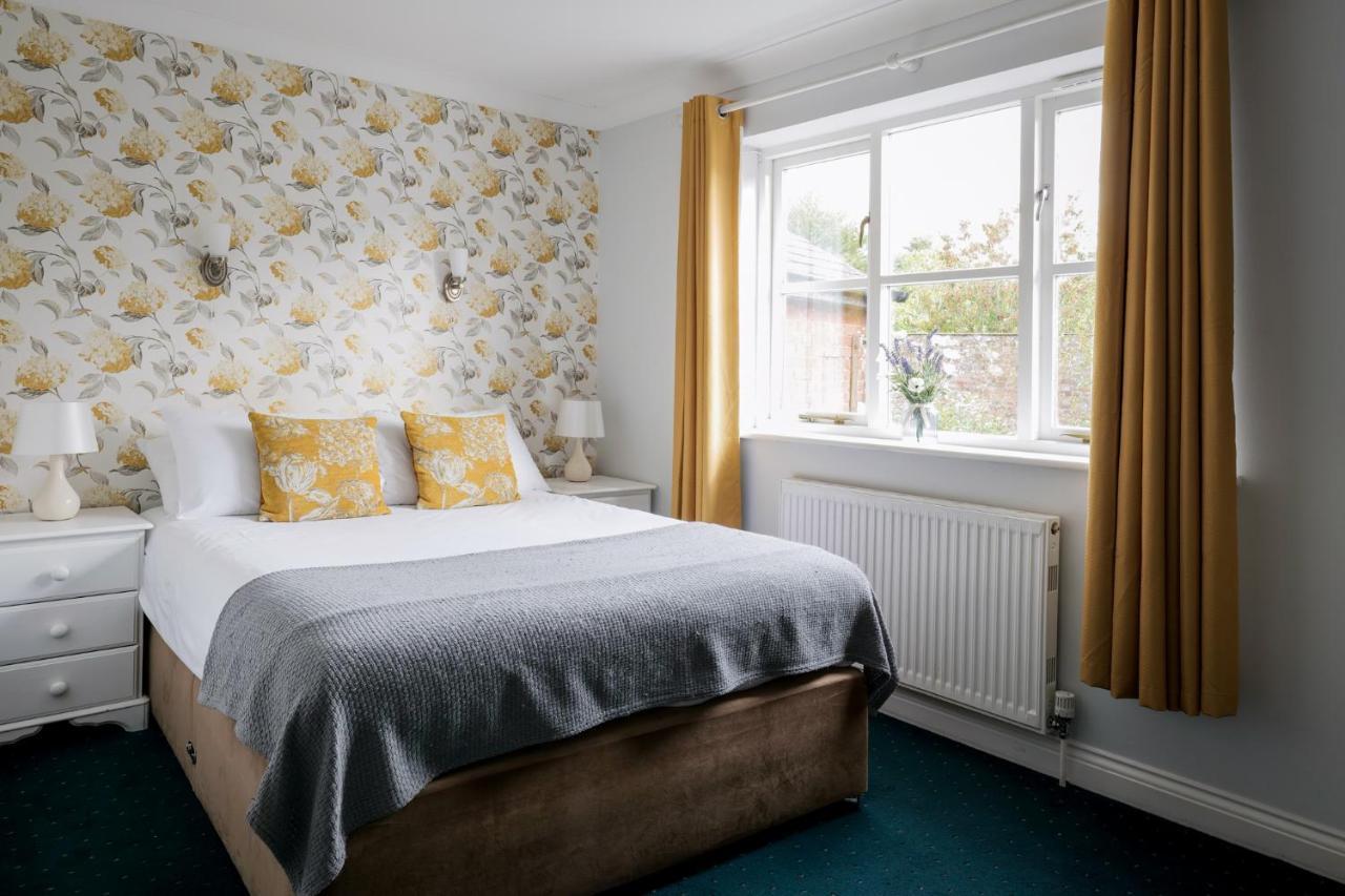 The Kings Arms Otterton Hotel Бъдли Салтъртън Екстериор снимка